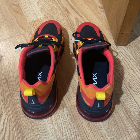 Nike Air Max 270 React - Picture 4 of 5